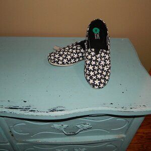 TOMS Belmont Daisy Canvas Shoes Size 8 NEW
